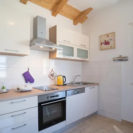 House Lena - 800 M From The Sea Apartman *