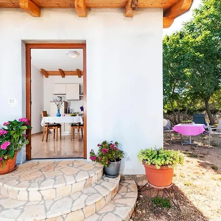 House Lena - 800 M From The Sea