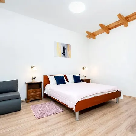 House Lena - 800 M From The Sea 아파트