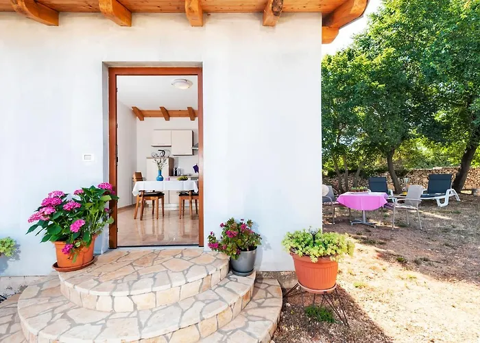 House Lena - 800 M From The Sea