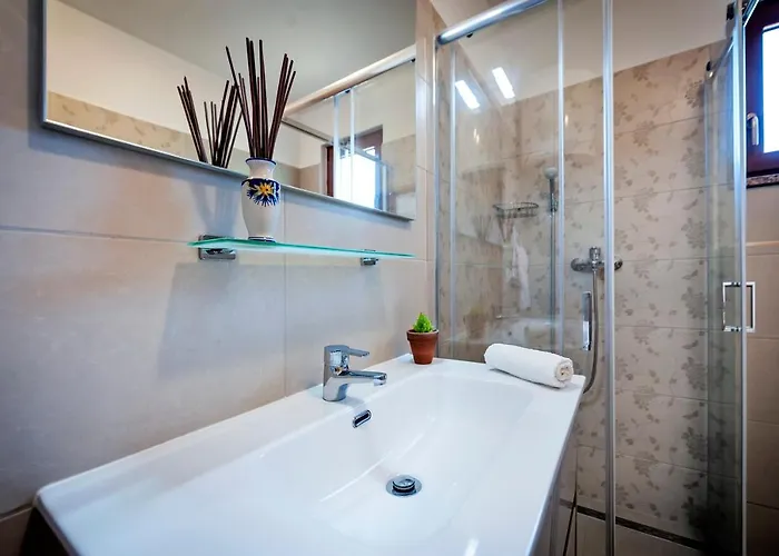 House Lena - 800 M From The Sea