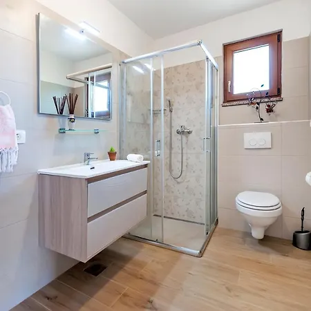 House Lena - 800 M From The Sea アパート ロヴィニ