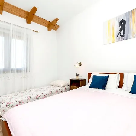 House Lena - 800 M From The Sea * ロヴィニ