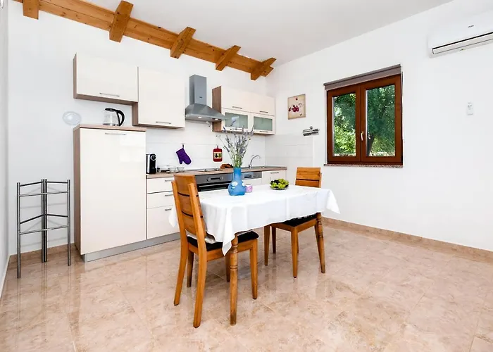 House Lena - 800 M From The Sea Rovinj