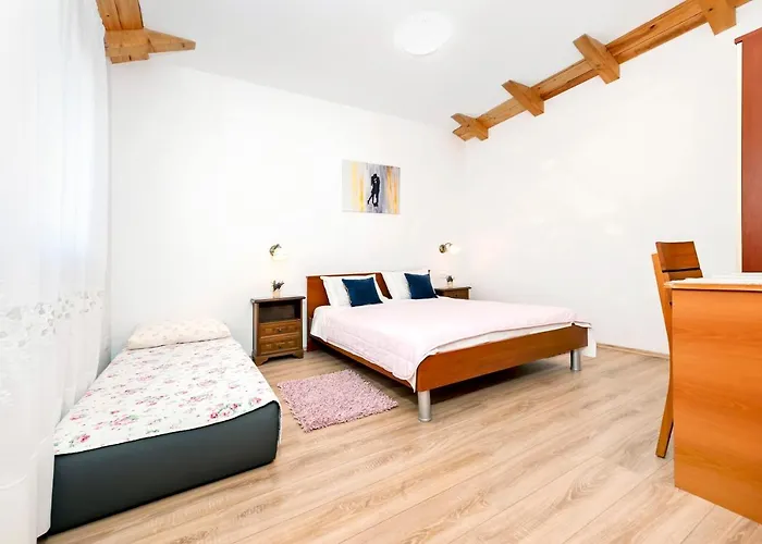 Appartement House Lena - 800 M From The Sea